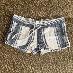 Roxy Brand Blue and White striped Linen short shorts